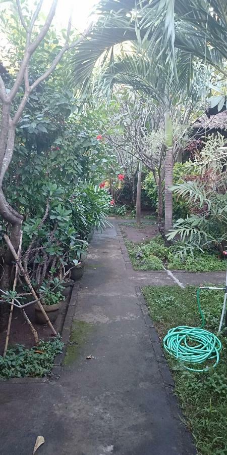 Pondok Aldi Amed Buitenkant foto